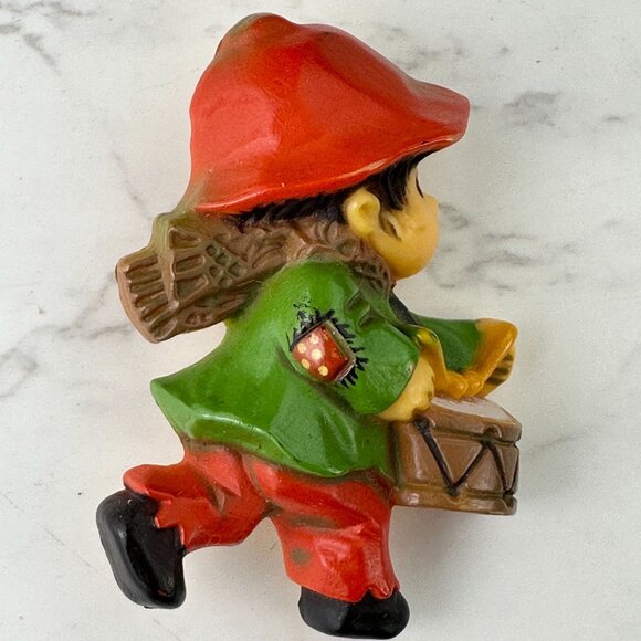 Vintage Hallmark Cards Inc. Molded Plastic Little Drummer Boy Pin Hallmark Cards - Picture 1 of 4